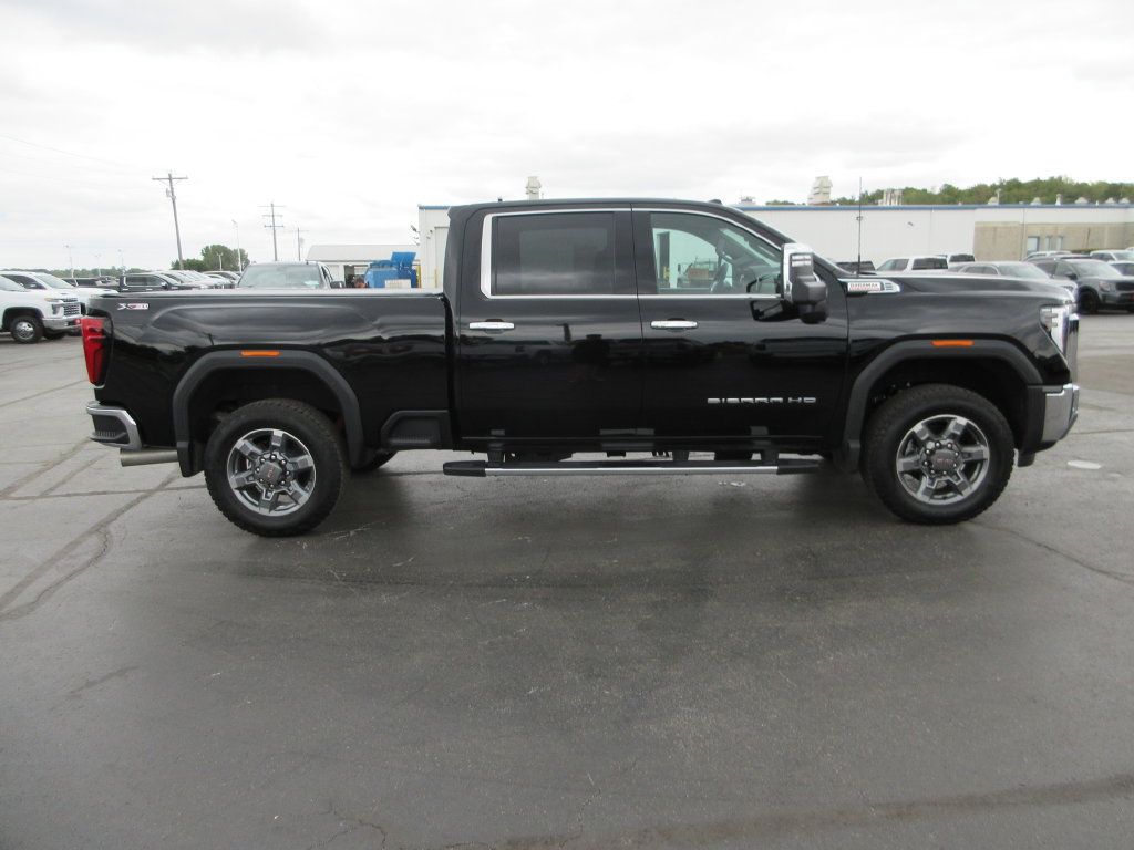 Certified 2025 GMC Sierra 2500 SLT w/ SLT Premium Package AWD/4WD image 5