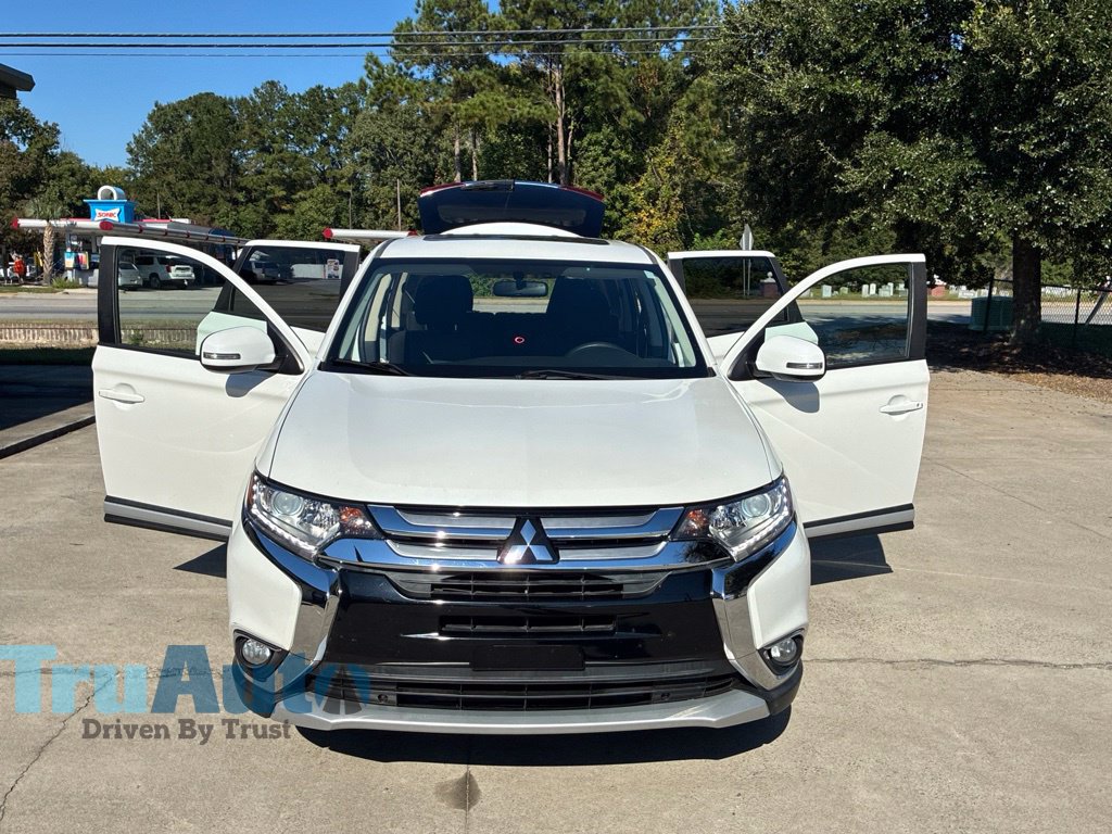 Used 2018 Mitsubishi Outlander AWD image 11