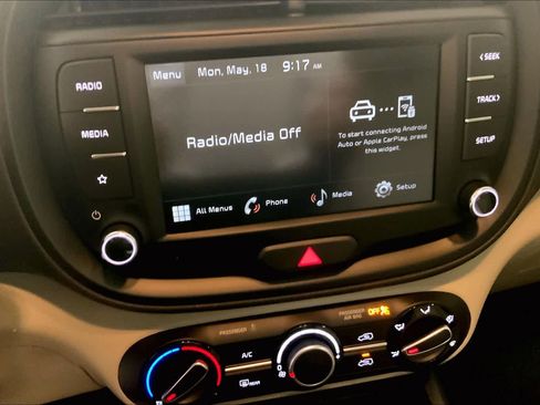 Used 2025 Kia Soul LX w/ LX Technology Package FWD image 33