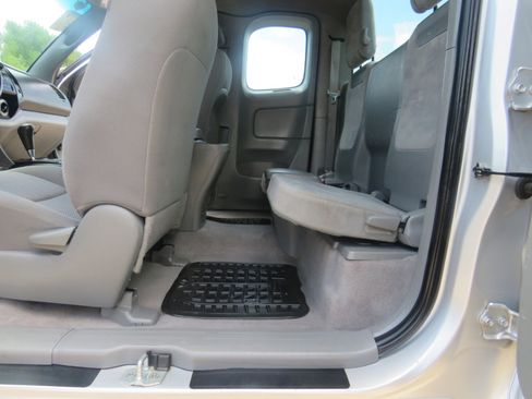 Used 2011 Toyota Tacoma PreRunner image 26