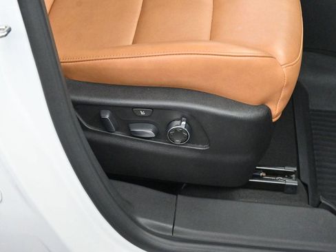 Used 2019 Cadillac XT4 Premium Luxury image 32