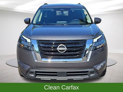 Used 2025 Nissan Pathfinder SV FWD image 2
