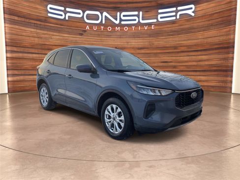 Used 2023 Ford Escape Active w/ Tech Pack #2 image 7