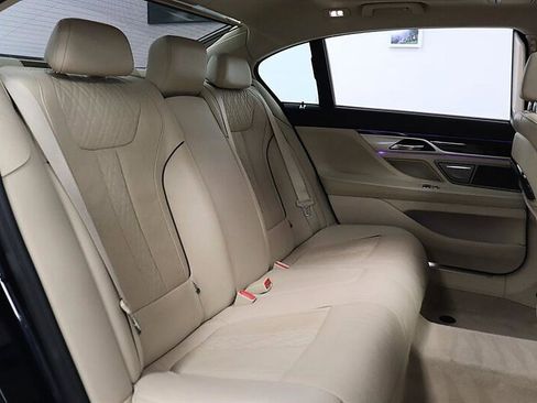 Used 2017 BMW 740i RWD image 14