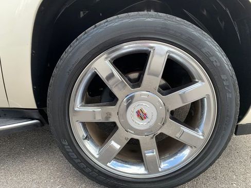 Used 2009 Cadillac Escalade ESV AWD image 28