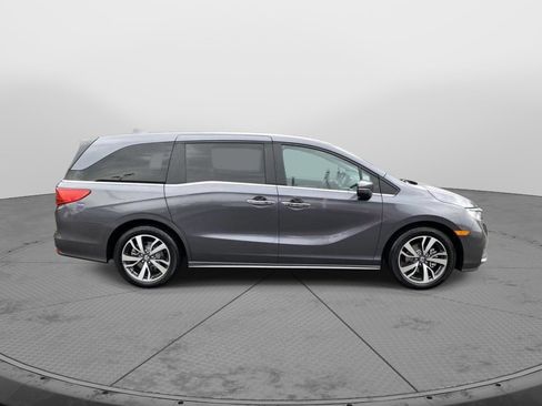 Used 2023 Honda Odyssey Touring image 2