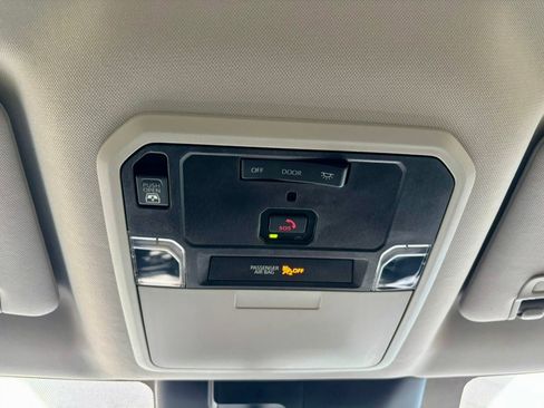 Used 2022 Toyota Tundra SR5 w/ TRD Off-Road Package image 27