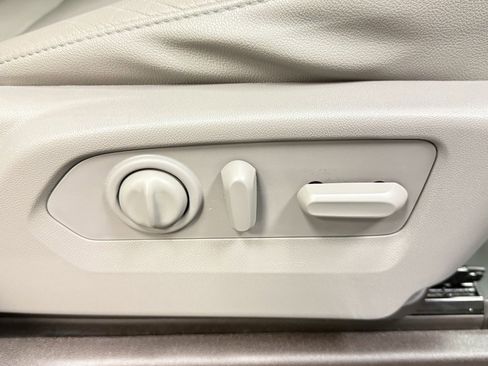 Used 2019 GMC Sierra 1500 SLT w/ SLT Premium Plus Package image 15