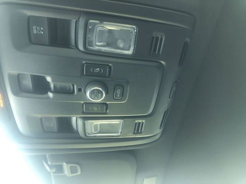 Used 2025 GMC Yukon AT4 w/ AT4 Premium Plus Package AWD/4WD image 35