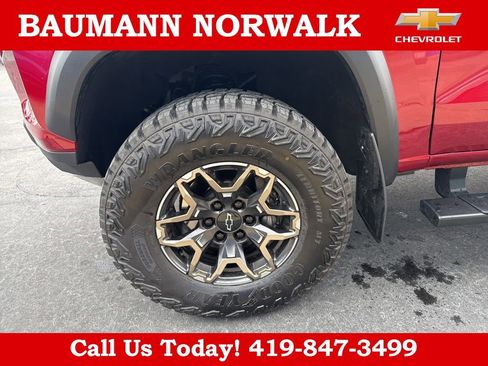 Used 2024 Chevrolet Colorado ZR2 w/ ZR2 Convenience Package III AWD/4WD image 23