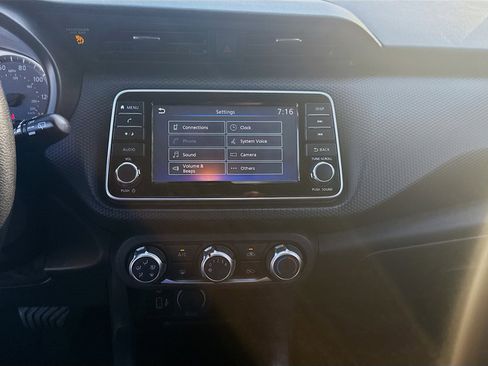 Used 2022 Nissan Kicks S image 12