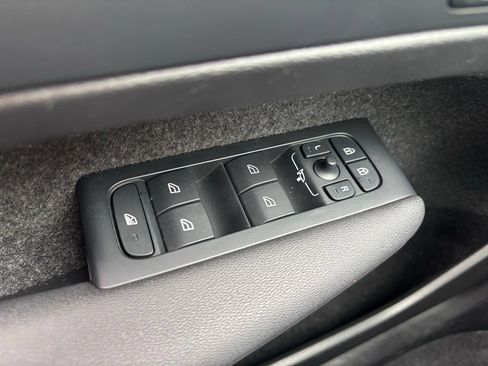 Certified 2026 Volvo XC40 B5 Core w/ Climate Package AWD/4WD image 29