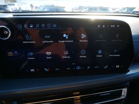 Used 2024 Chevrolet Traverse LT w/ Trailering Package image 26