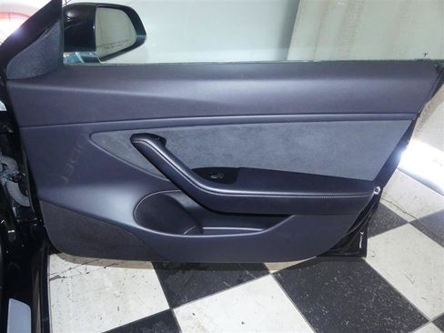 Used 2018 Tesla Model 3 Long Range AWD/4WD image 23