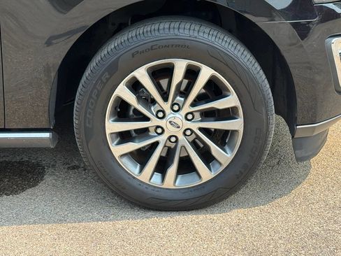 Used 2018 Ford Expedition Limited AWD/4WD image 9