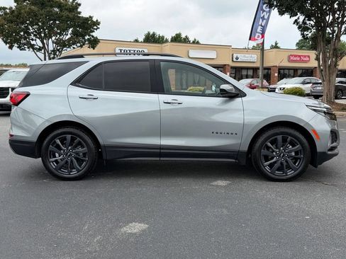 Used 2024 Chevrolet Equinox RS FWD image 28
