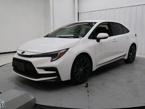Used 2024 Toyota Corolla SE image 10