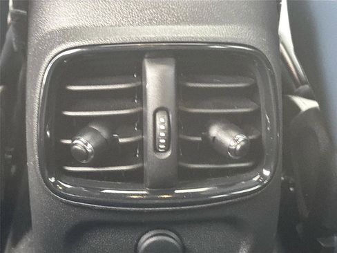 Used 2017 MINI Cooper Clubman S image 24