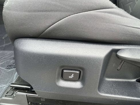 Used 2024 Toyota Tacoma SR5 AWD/4WD image 16