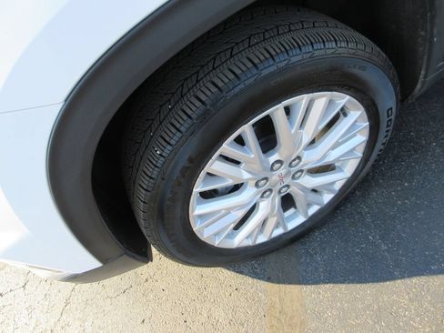 Certified 2026 GMC Acadia Elevation w/ Elevation Premium Package AWD/4WD image 14