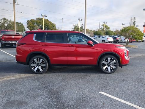 New 2026 Mitsubishi Outlander SE image 7