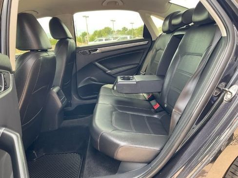 Used 2017 Volkswagen Passat 1.8T R-Line FWD image 15