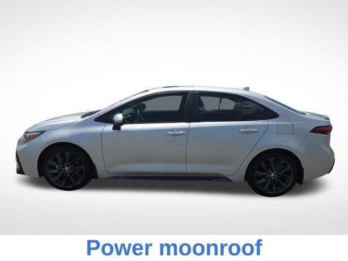 Used 2025 Toyota Corolla XSE FWD image 4