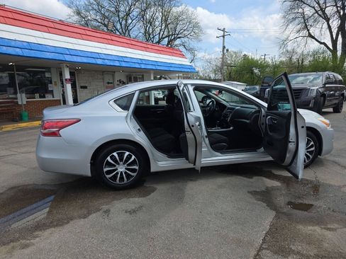 Used 2013 Nissan Altima 2.5 S FWD image 28