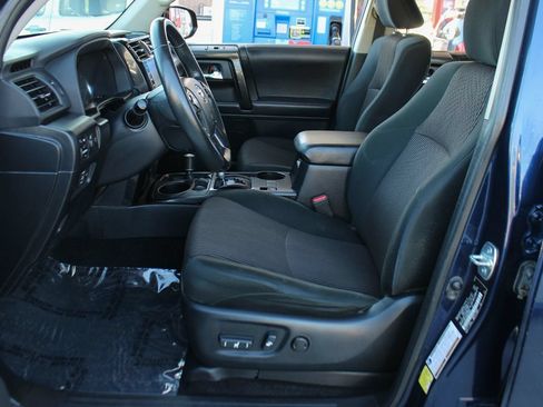Used 2022 Toyota 4Runner TRD Off-Road AWD/4WD image 15