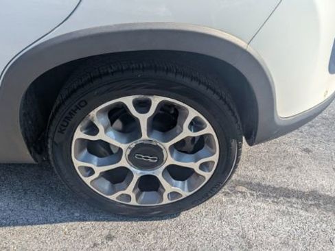 Used 2014 FIAT 500L Trekking w/ Popular Equipment Group image 10