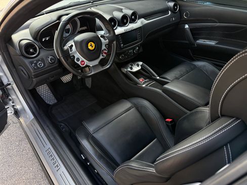 Used 2012 Ferrari FF image 27