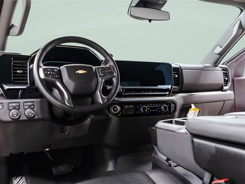 Used 2025 Chevrolet Silverado 1500 LT image 26