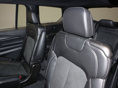 Used 2025 Jeep Grand Cherokee L Altitude image 23