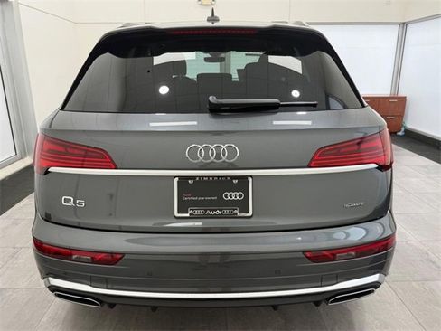 Used 2025 Audi Q5 2.0T Premium image 3