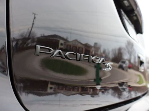 New 2026 Chrysler Pacifica Select FWD image 31