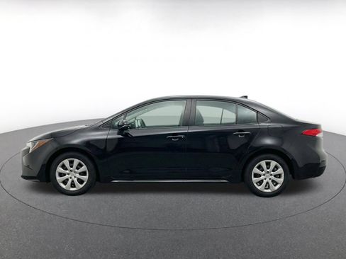 Used 2025 Toyota Corolla LE FWD image 4