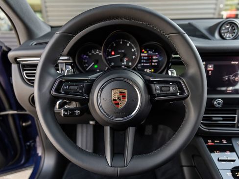 Certified 2026 Porsche Macan AWD/4WD image 29
