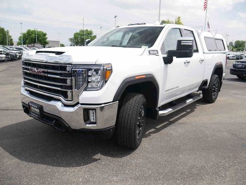 Used 2020 GMC Sierra 2500 SLT w/ Technology Package AWD/4WD image 4
