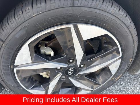 Used 2022 Hyundai Elantra Limited FWD image 13
