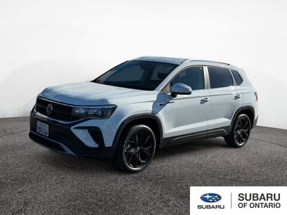 Used 2024 Volkswagen Taos SE w/ Black Wheel Package
