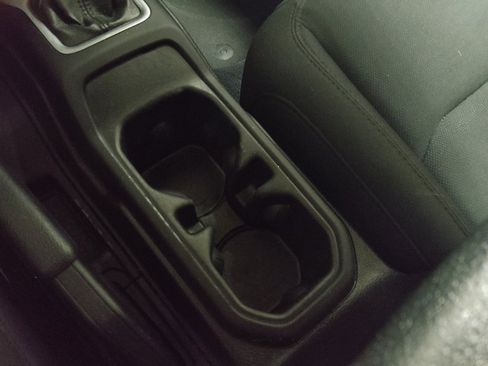 Used 2018 Jeep Wrangler Unlimited Sport S image 26