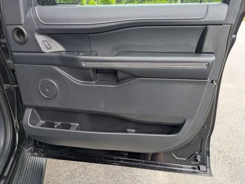 Used 2022 Ford Expedition XLT AWD/4WD image 35