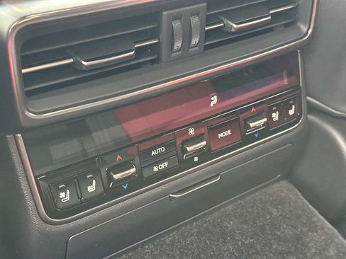 Used 2025 Lexus LX 700h F Sport image 19