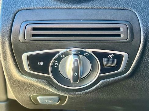 Certified 2022 Mercedes-Benz GLC 300 4MATIC image 38