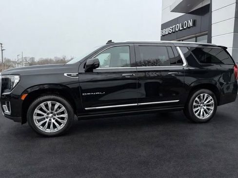 Used 2023 GMC Yukon XL Denali image 7