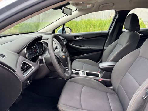 Used 2018 Chevrolet Cruze LS FWD image 8