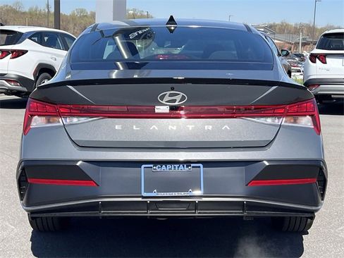 New 2026 Hyundai Elantra SEL Sport image 32