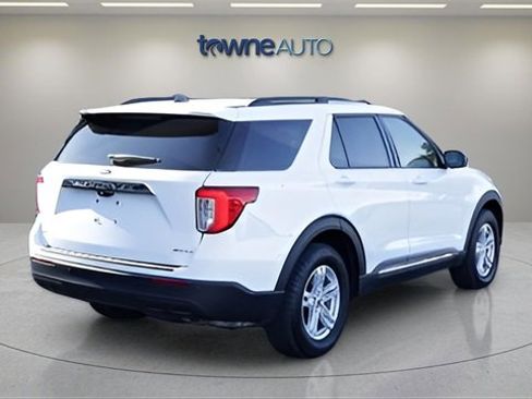 Used 2021 Ford Explorer XLT image 6