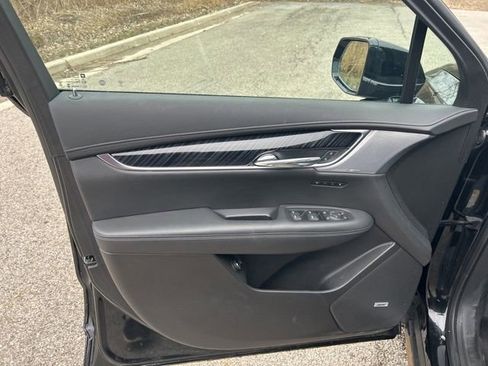 Certified 2023 Cadillac XT6 Premium Luxury image 7