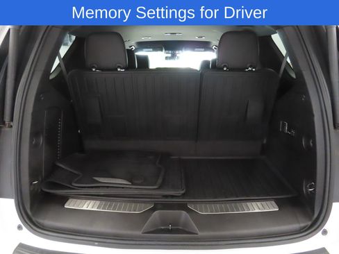 Used 2022 Chevrolet Tahoe Z71 w/ Luxury Package AWD/4WD image 23